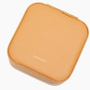 Samara tan jewelry case